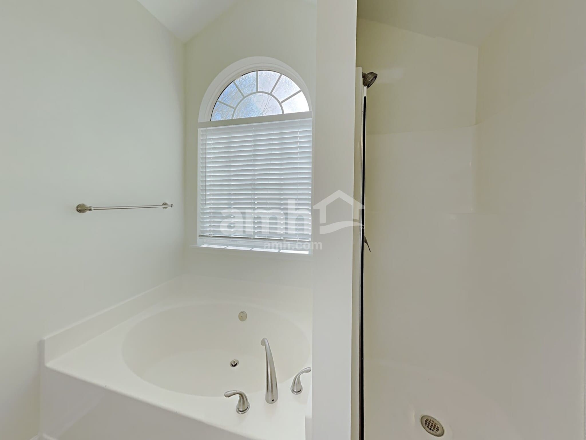 Building Photo - 2026 Oakbluff Way SW