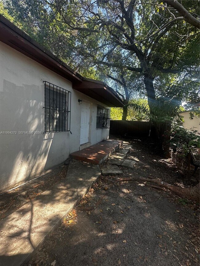 Building Photo - 112 NE 63rd St