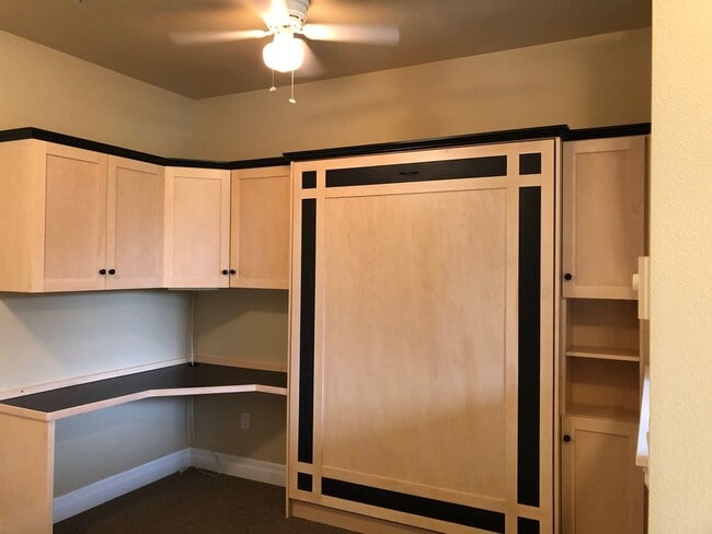 Building Photo - Fairhaven Harris Square Studio Condo For Rent in Historic Fairhaven