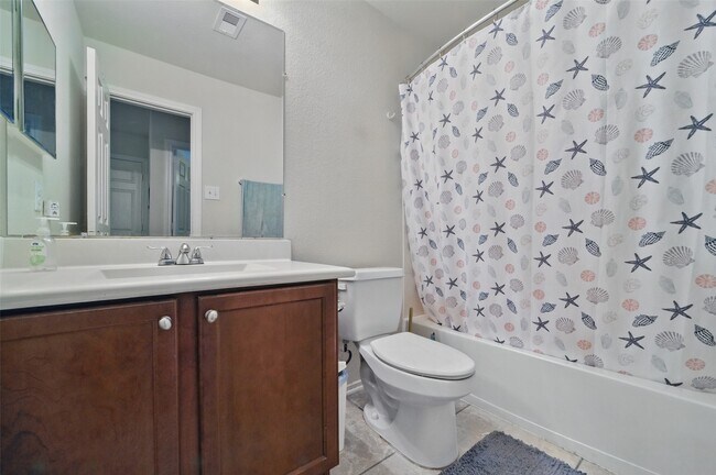 Building Photo - 6443 Calgary Woods Ln
