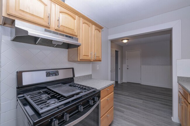 Building Photo - 9834 Denning Dr