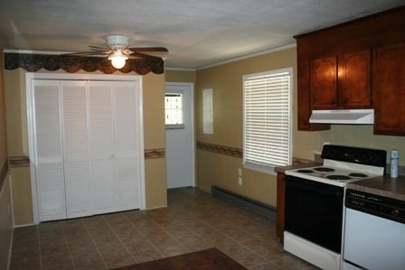 Building Photo - Cute 2 bedroom Ranch home in Hendersonville!