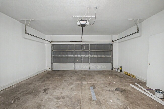 Building Photo - 2441 W Indigo Dr