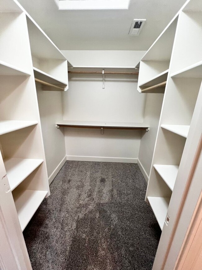 Building Photo - Coming Soon: 3BR/2Baths Steps from BSU, the Greenbelt, and Downtown!