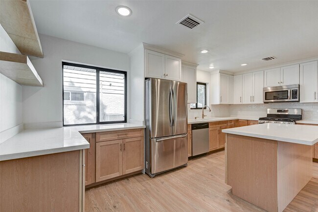 Building Photo - 5655 Wigton Dr