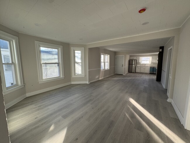 Building Photo - 494 Hevey St