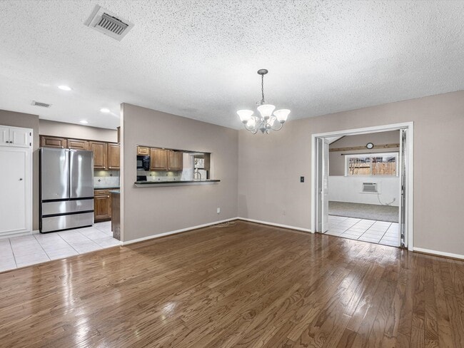 Building Photo - 11406 Sunshine Park Dr