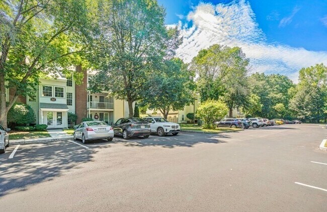 Building Photo - 32 Walden Dr