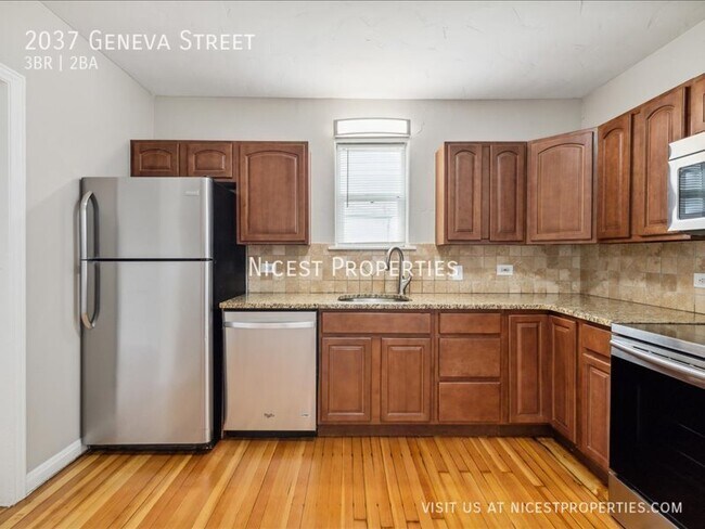 Building Photo - Gorgeous Remodeled Home near Fitzsimons/An...