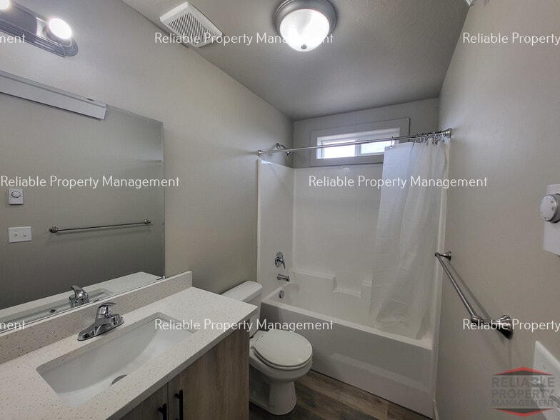 Building Photo - 6325 N Silver Fox Rd