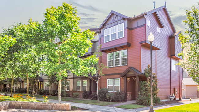 Primary Photo - *Large Hillsboro 4 Bedroom Townhome Availa...