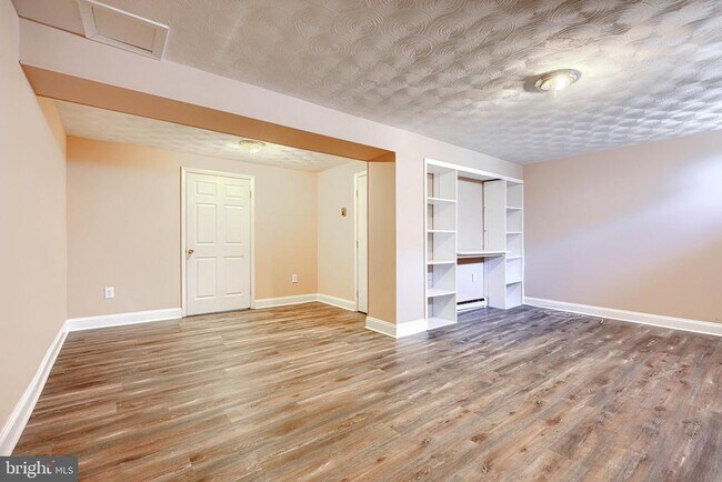 Building Photo - 12321 Boncrest Dr