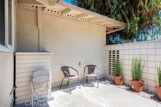 Building Photo - 703 Avenida Sevilla