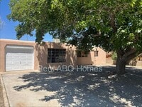 Building Photo - 1,250 Sq. Ft. Family Home in NE Heights
