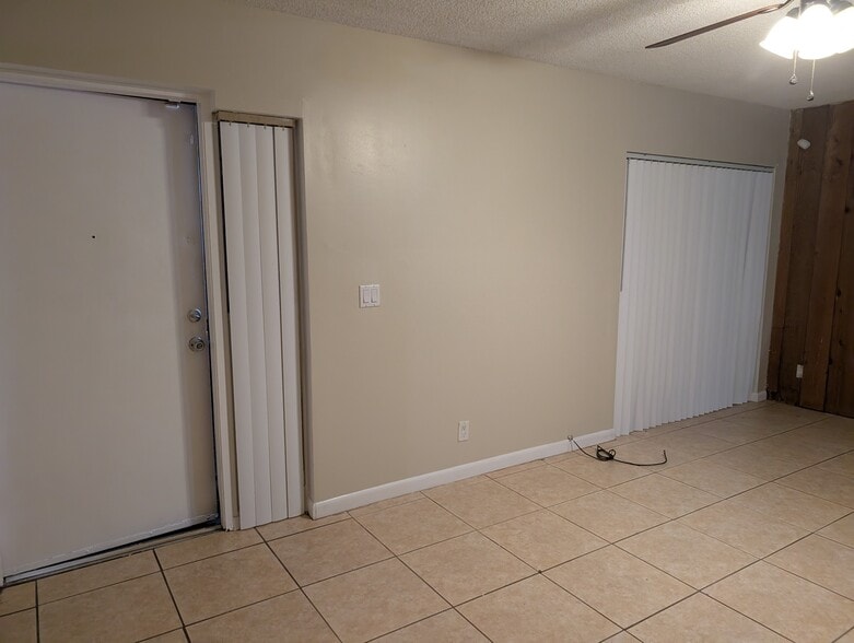 Building Photo - 2146 NW 57th Ave