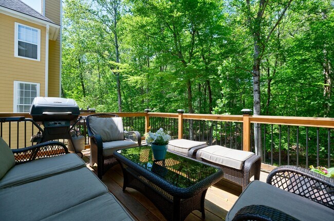 Building Photo - 2105 Brookridge Ter