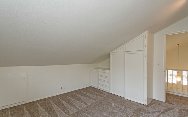 Building Photo - 7960 Represa Cir