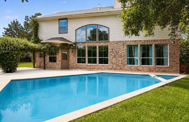 Building Photo - 18 Degas Park Dr