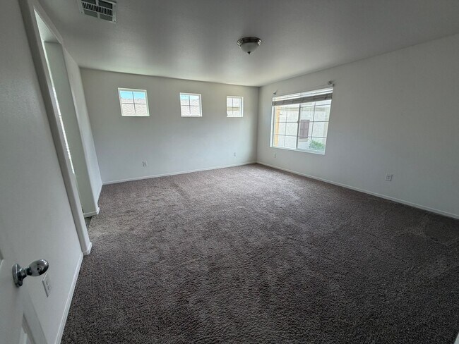 Building Photo - 9752 Silver Dollar Ln