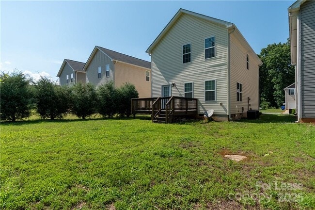 Building Photo - 108 Lookout Point Pl