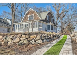 Building Photo - 1045 Lake St E