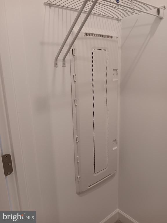 Building Photo - 4951 Longmire Wy