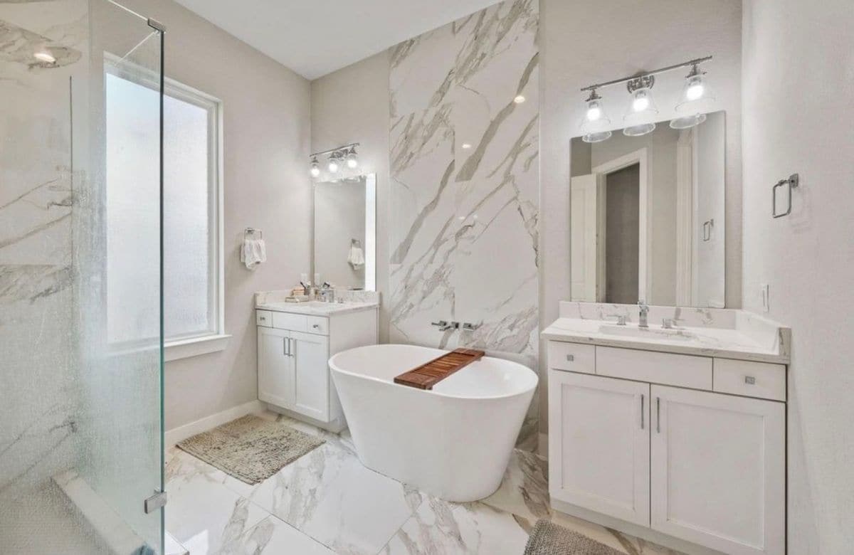 Building Photo - 823 Mansfield St