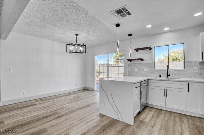 Building Photo - 4012 N Mira Ln