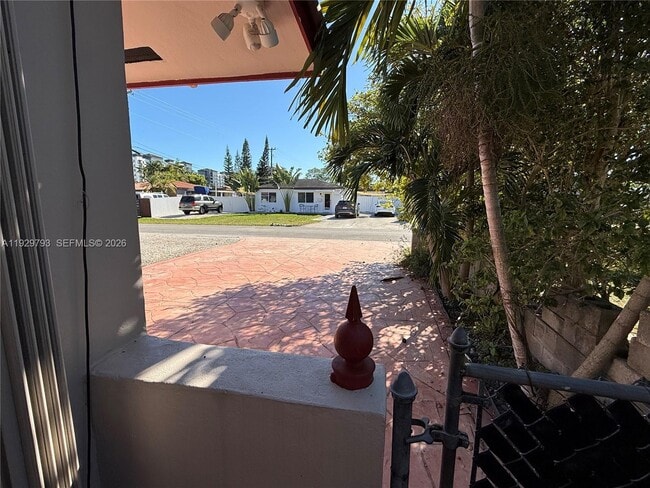 Building Photo - 6765 SW 19th St