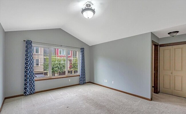 Building Photo - Gorgeous Home in Kirkland!