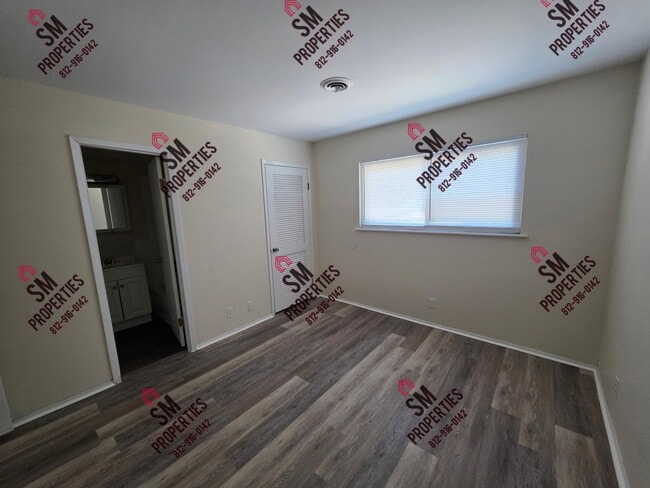 Building Photo - 406 Edgar St
