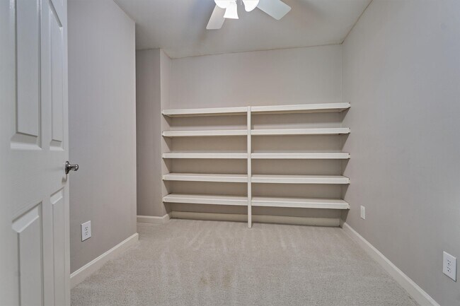 Building Photo - 170 N Dreamweaver Cir