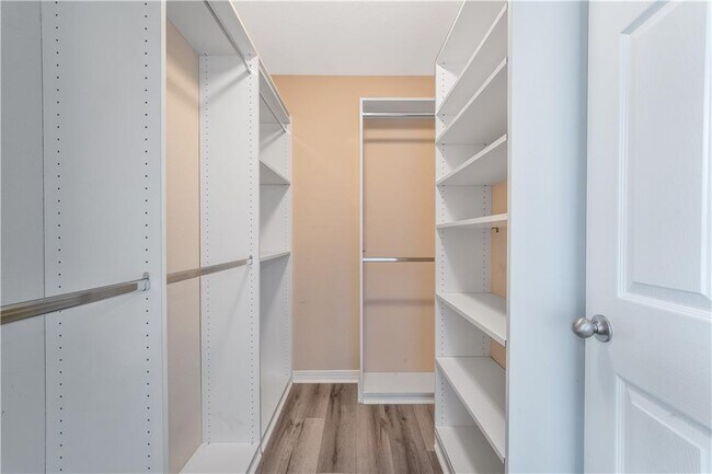 Building Photo - 3509 SW Carriageway Ave