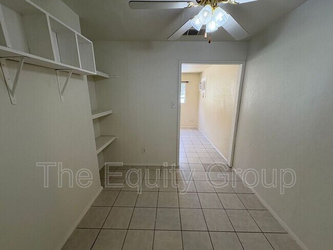 Building Photo - 1085 E Academy Ave