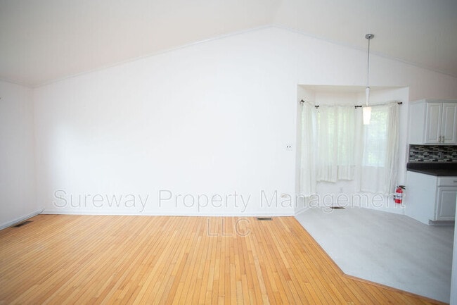 Building Photo - 712 Sage Hill Dr