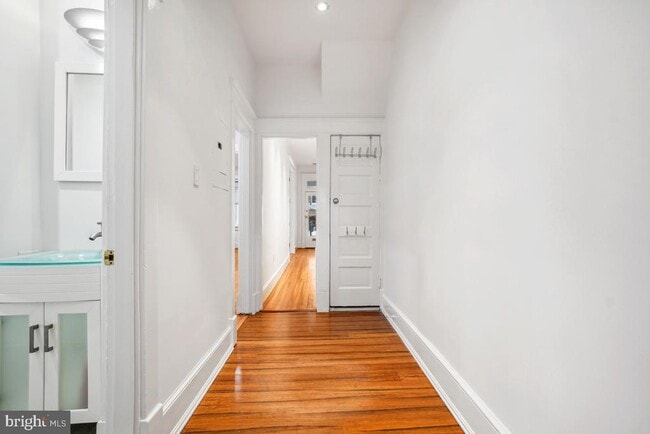 Building Photo - 1411 King St