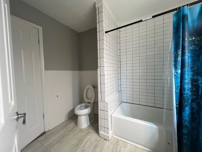 Building Photo - 3 Bed, 2 Bath House in Clarksville!!