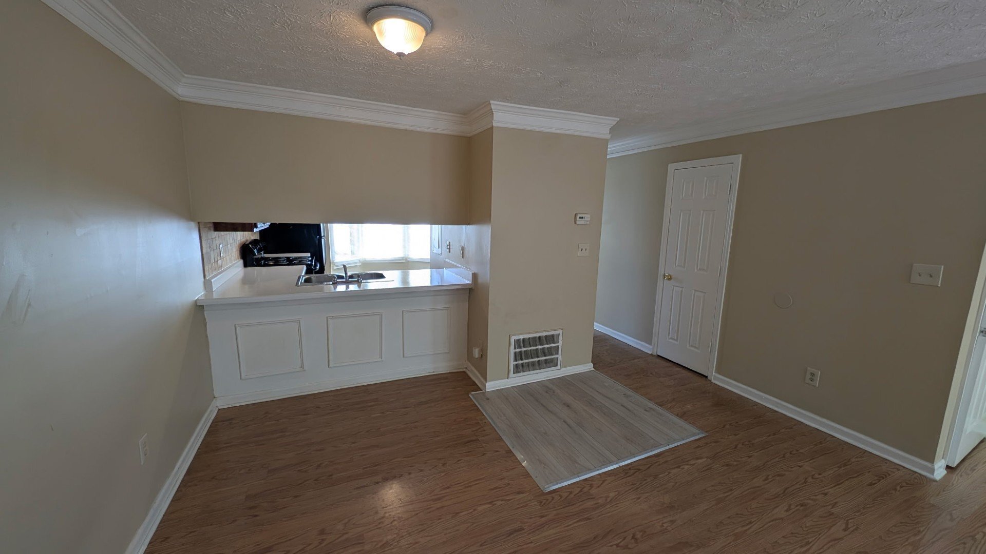 Building Photo - 3909 Meadow Creek Dr