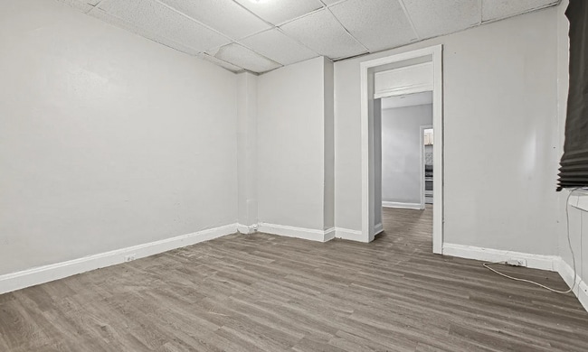 Building Photo - 255 W Lombard St
