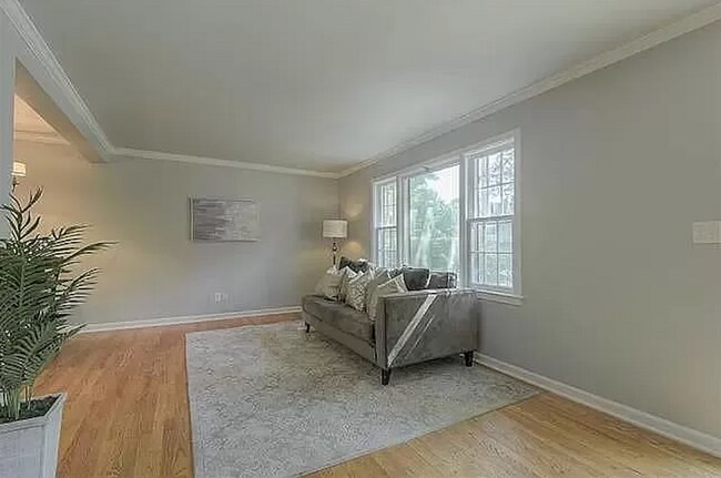 Building Photo - 5036 Mission Rd