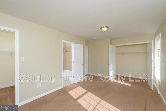 Building Photo - 257 Maple Wreath Ct