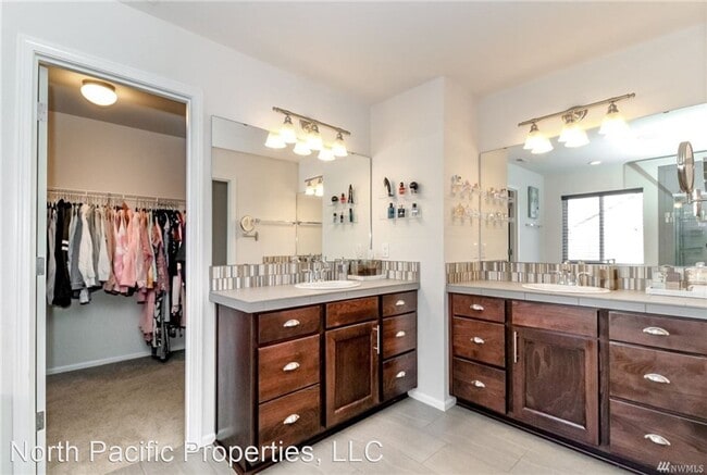 Building Photo - 4 br, 2.5 bath House - 27475 211th Ct SE