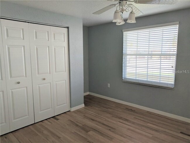 Building Photo - 3616 Royal Palm Dr