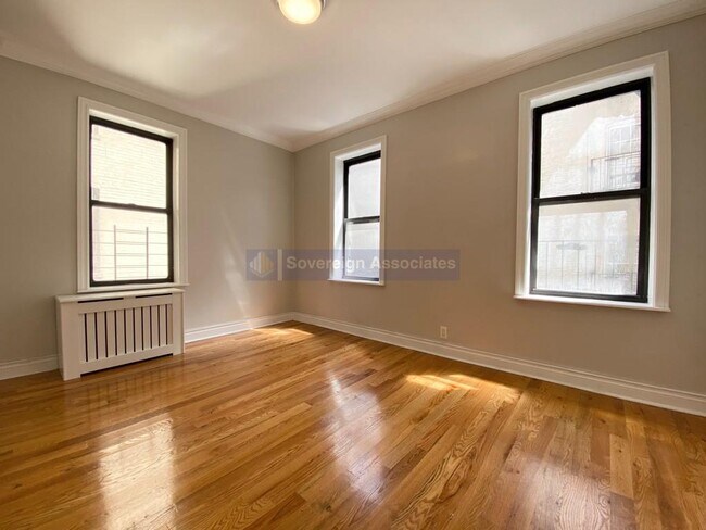 Building Photo - 213 Bennett Avenue