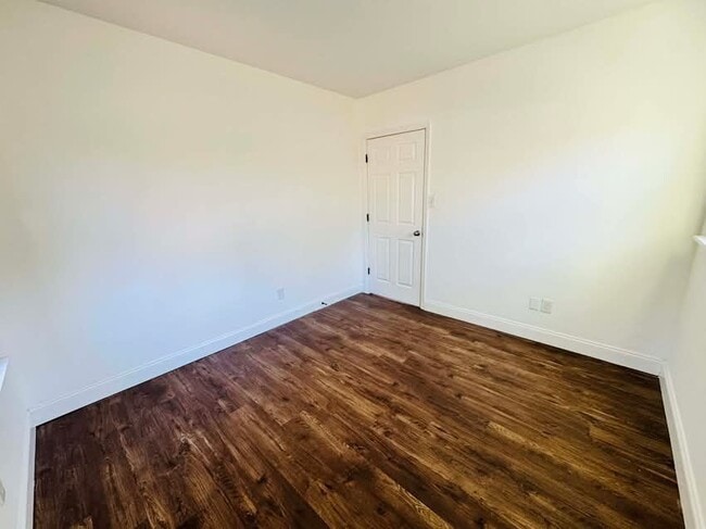 Building Photo - 1001 Archdale Dr