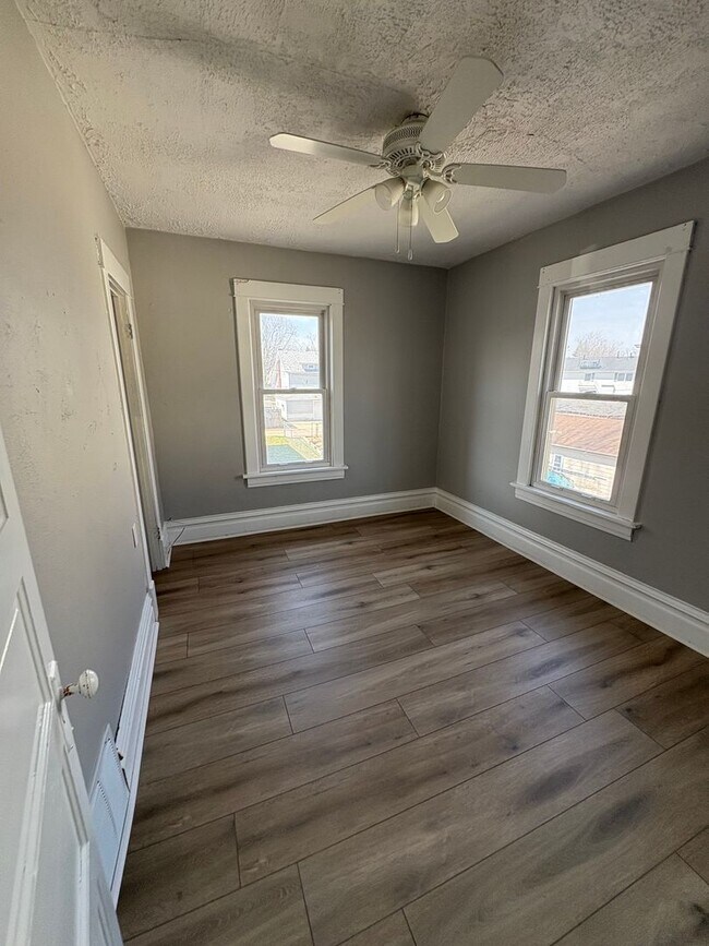 Building Photo - 726 Denver St