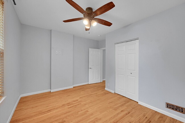 Building Photo - $2,095.00 - 3 Bedrooms, 1.5 Bathroom, Town...