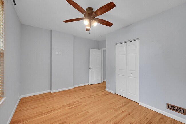 Building Photo - $2,295.00 - 3 Bedrooms, 1.5 Bathroom, Town...