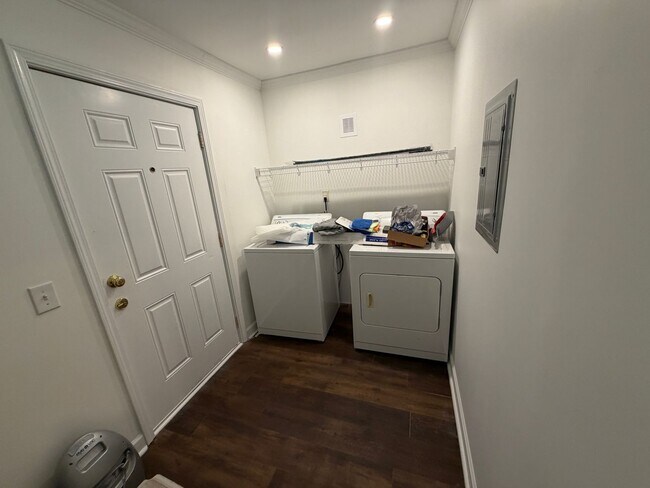 Building Photo - 2 Bedroom 2 Bath Brick rental home in Western Alamance county Fenced Yard 30x40 Garage custom Kit...