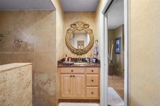 Building Photo - 6975 Bianchini Cir